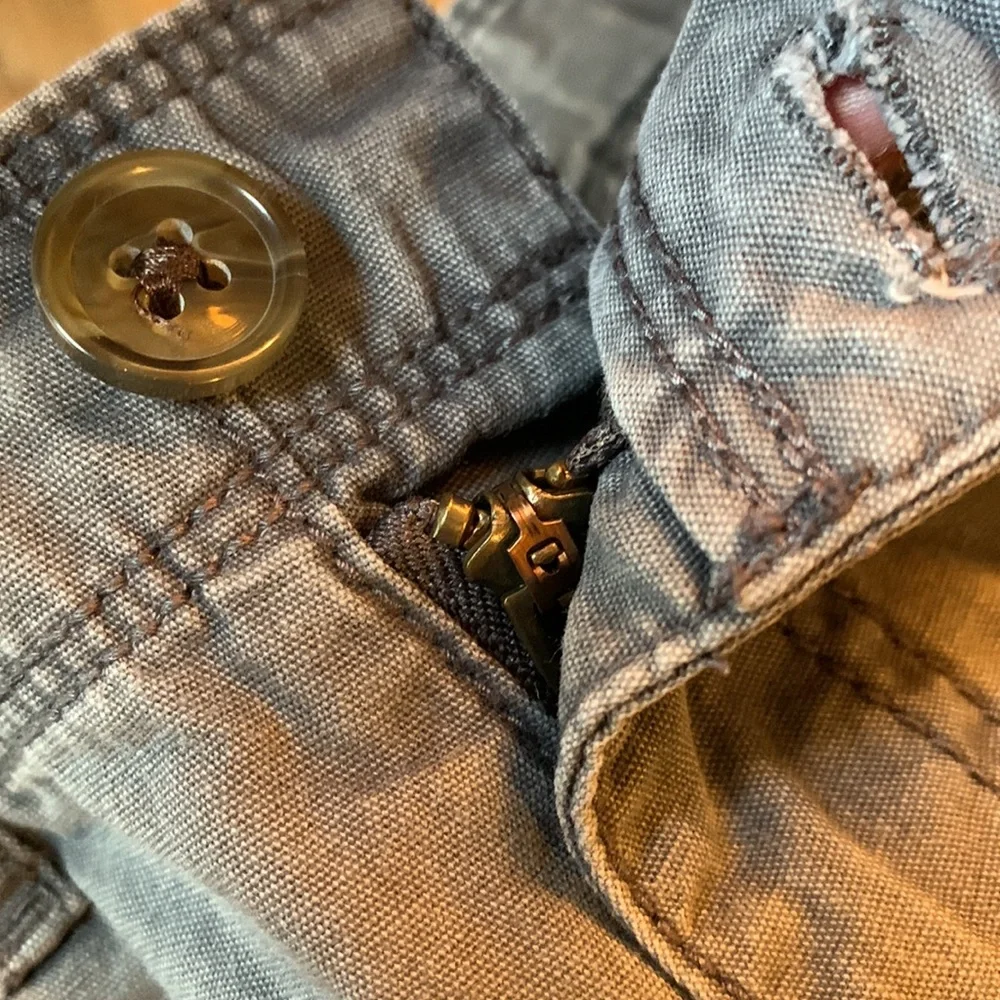 Carter’s boys 5 gray woven cargo 4 pockets button zip lightweight rip on back